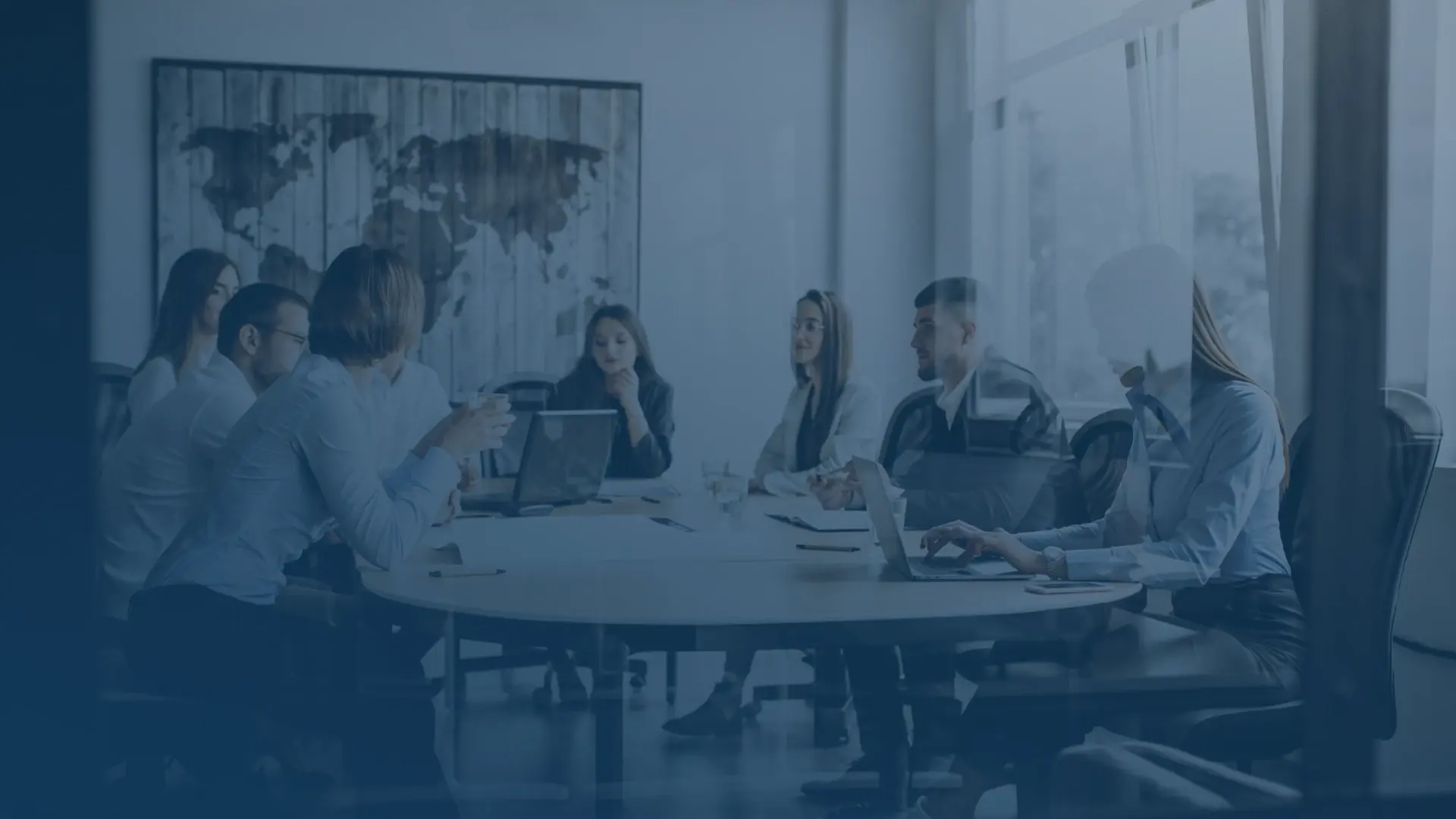 Sala corporativa de alto padrão para eventos e reuniões empresariais